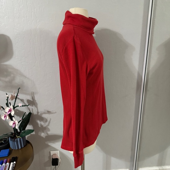 Eddie Bauer Red Thermal Turtleneck - Picture 5 of 7